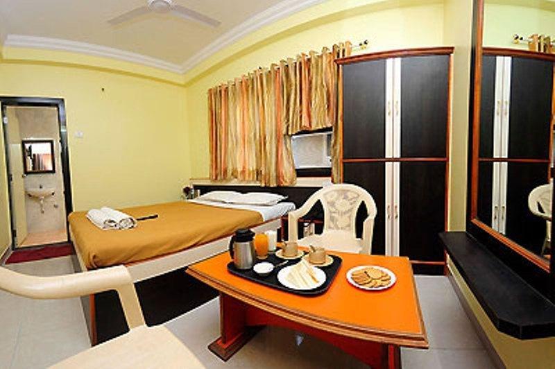 Hotel Sai Ganesh Shirdi Quarto foto